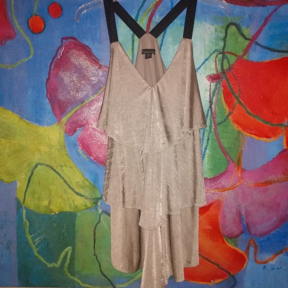 Beautiful Long Flowy Twentyone Top